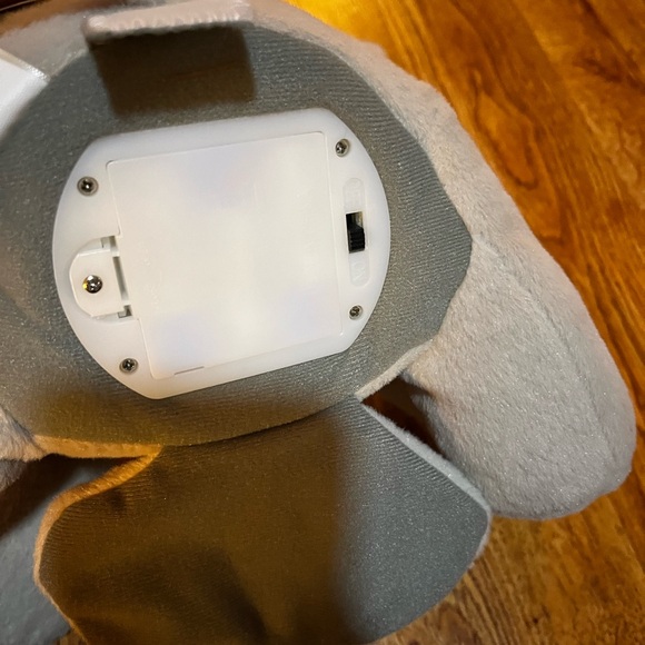 Baby GUND Baby Animated Flappy The Elephant Plush Toy- Plays Peek-A-Boo & Sings - Picture 9 of 10